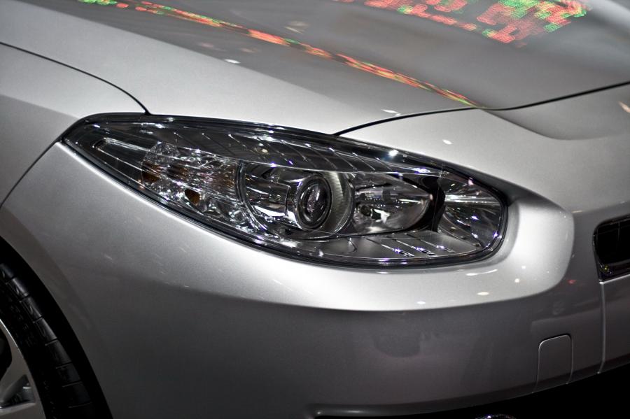  Renault Fluence 2010 года  (фото 30 из 146)